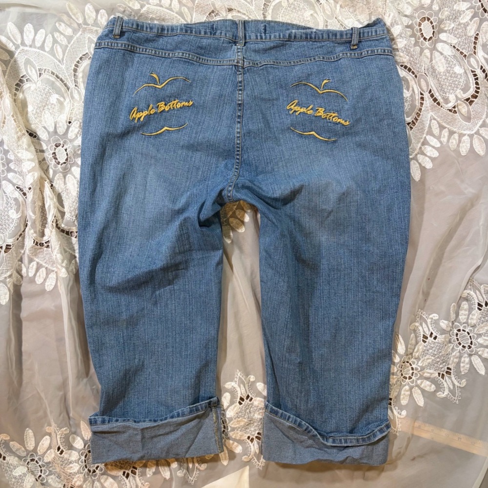 Apple Bottoms Y2K Capris 24W Distressed Cropped Cuffed Denim Jeans Medium Wash
